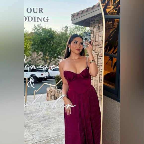 House of CB XS D-DD ‎ 'Marcella' Berry pleated georgette maxi dress NWOT - Picture 16 of 17